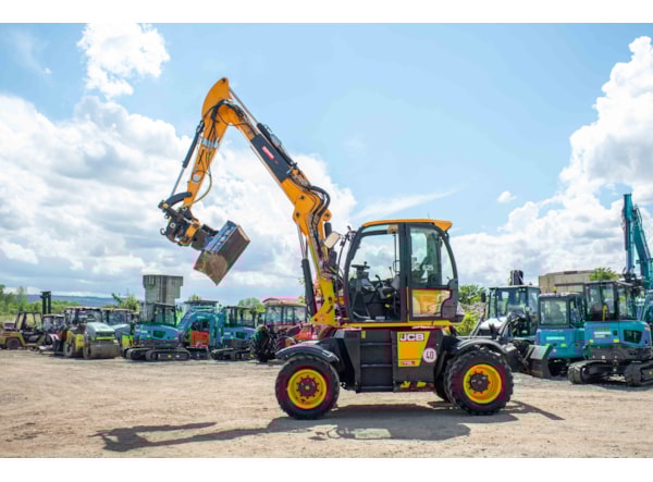 Excavator pe roti JCB Hydradig 110 W de vanzare